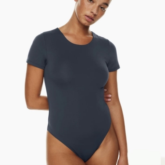 Babaton Tops - Aritzia Babaton Contour Bodysuit